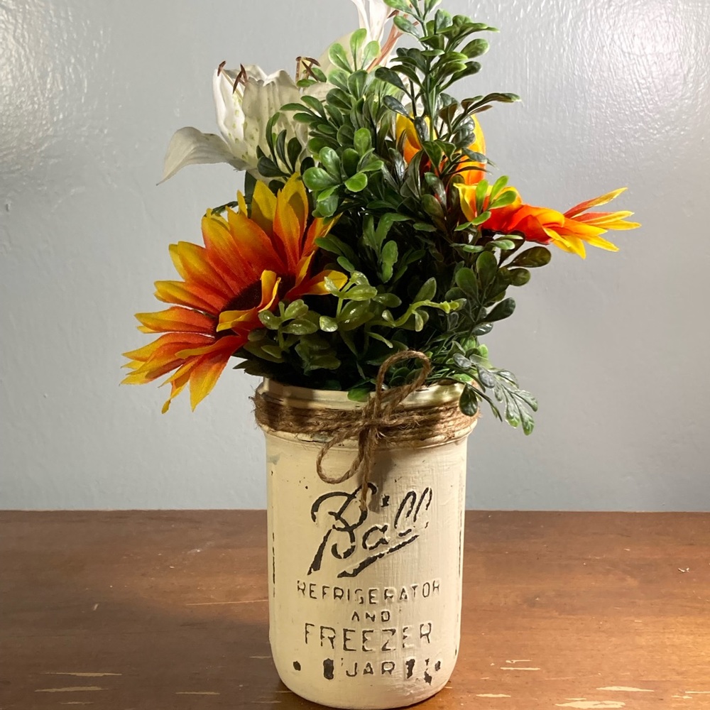 **Handmade** Off White - Widemouth Mason Jar w/ Lilly and Sunflower